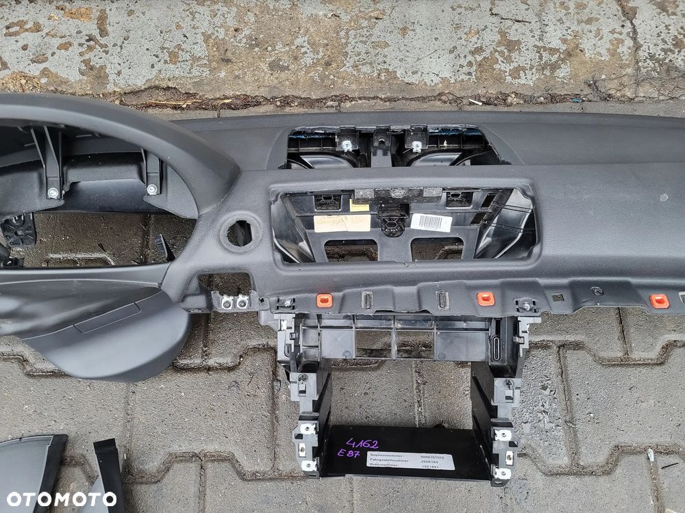 BMW E87 DESKA ROZDZIELCZA KONSOLA KOKPIT AIRBAG EUROPA - 3