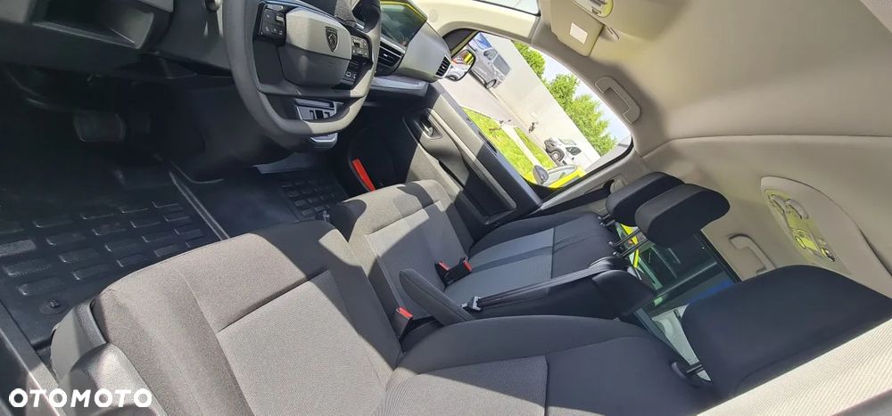 Peugeot Traveller - 18