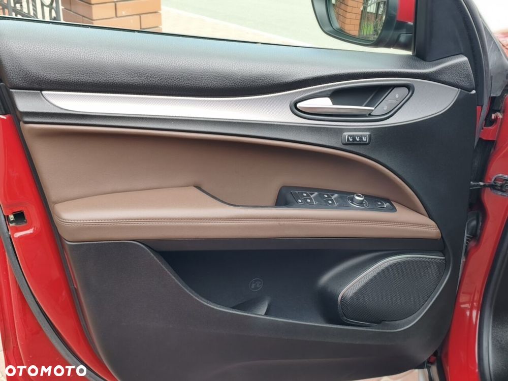Alfa Romeo Stelvio 2.0 Turbo 16V AT8-Q4 Super - 23