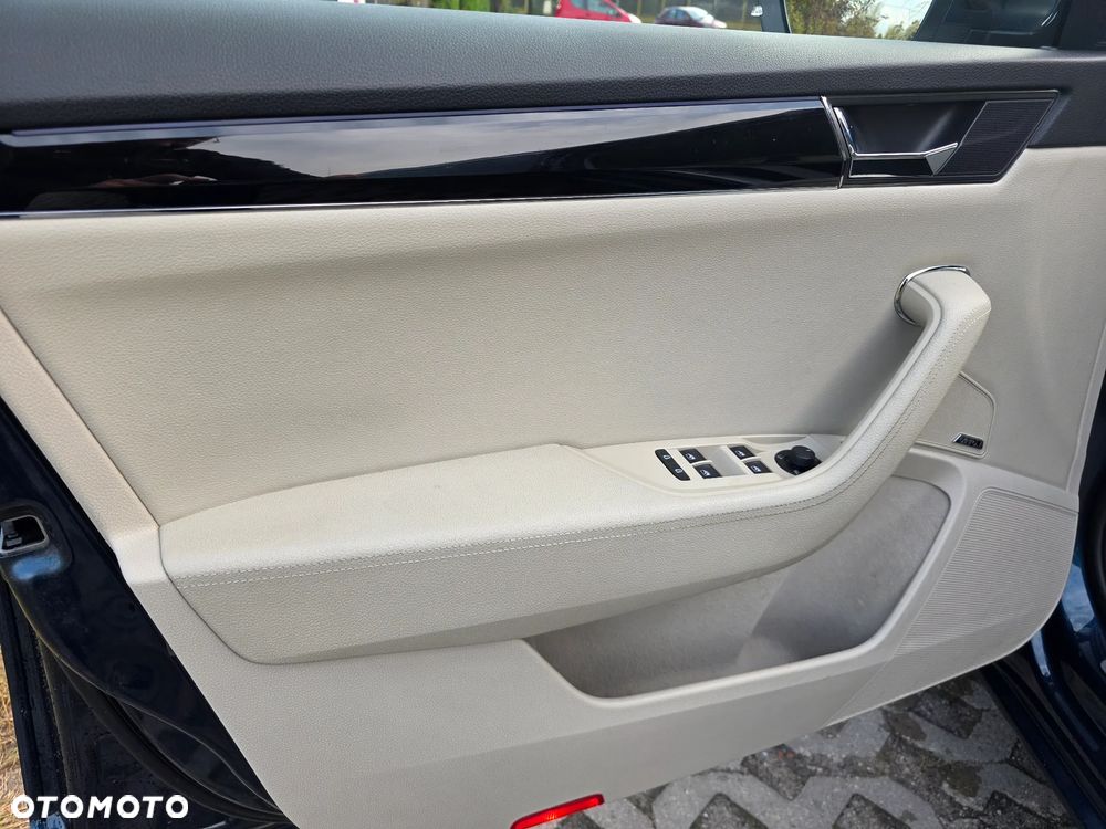 Skoda Superb 2.0 TSI 4x4 L&K DSG - 35
