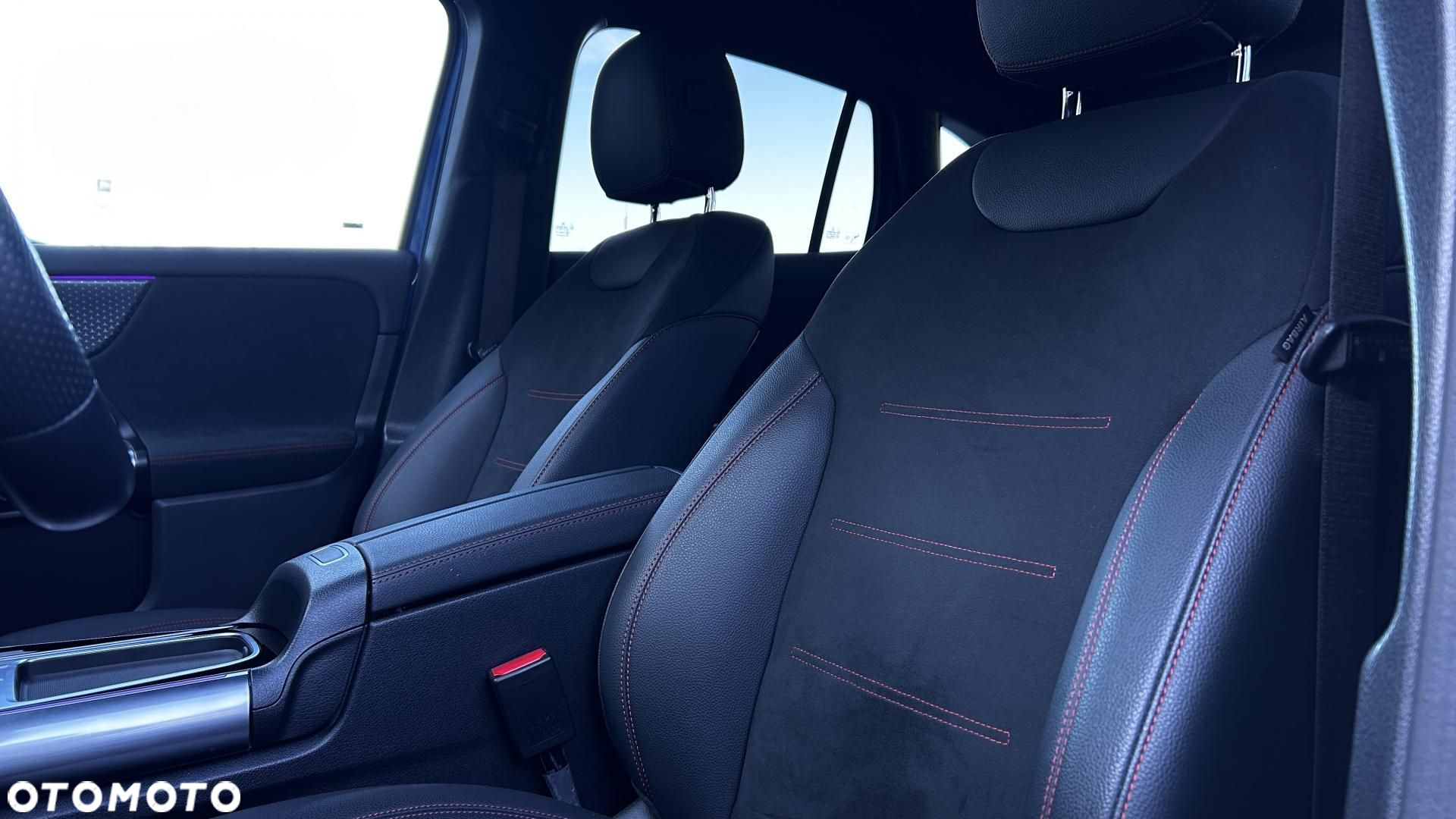 Mercedes-Benz GLA - 12
