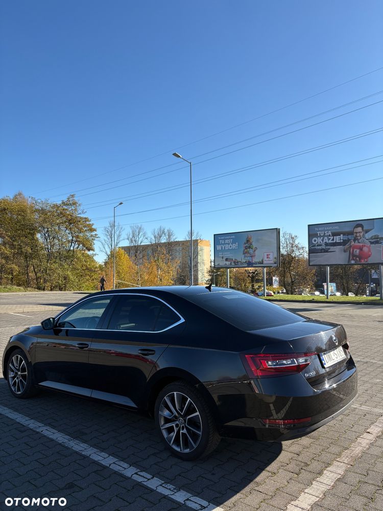 Skoda Superb 2.0 TDI Ambition DSG - 5