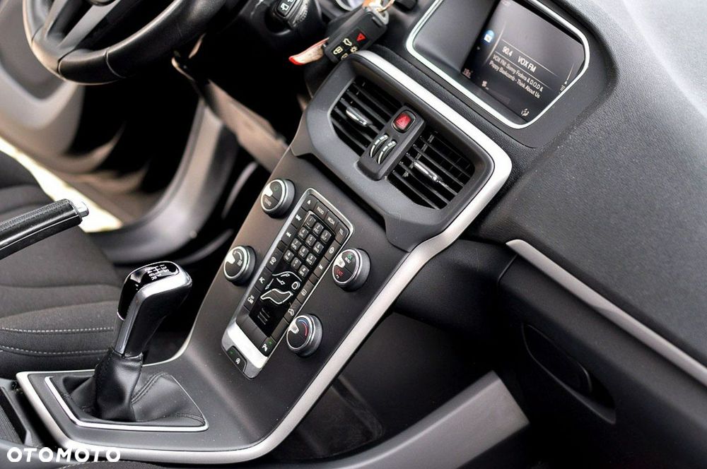 Volvo V40 D2 Drive-E Momentum - 14