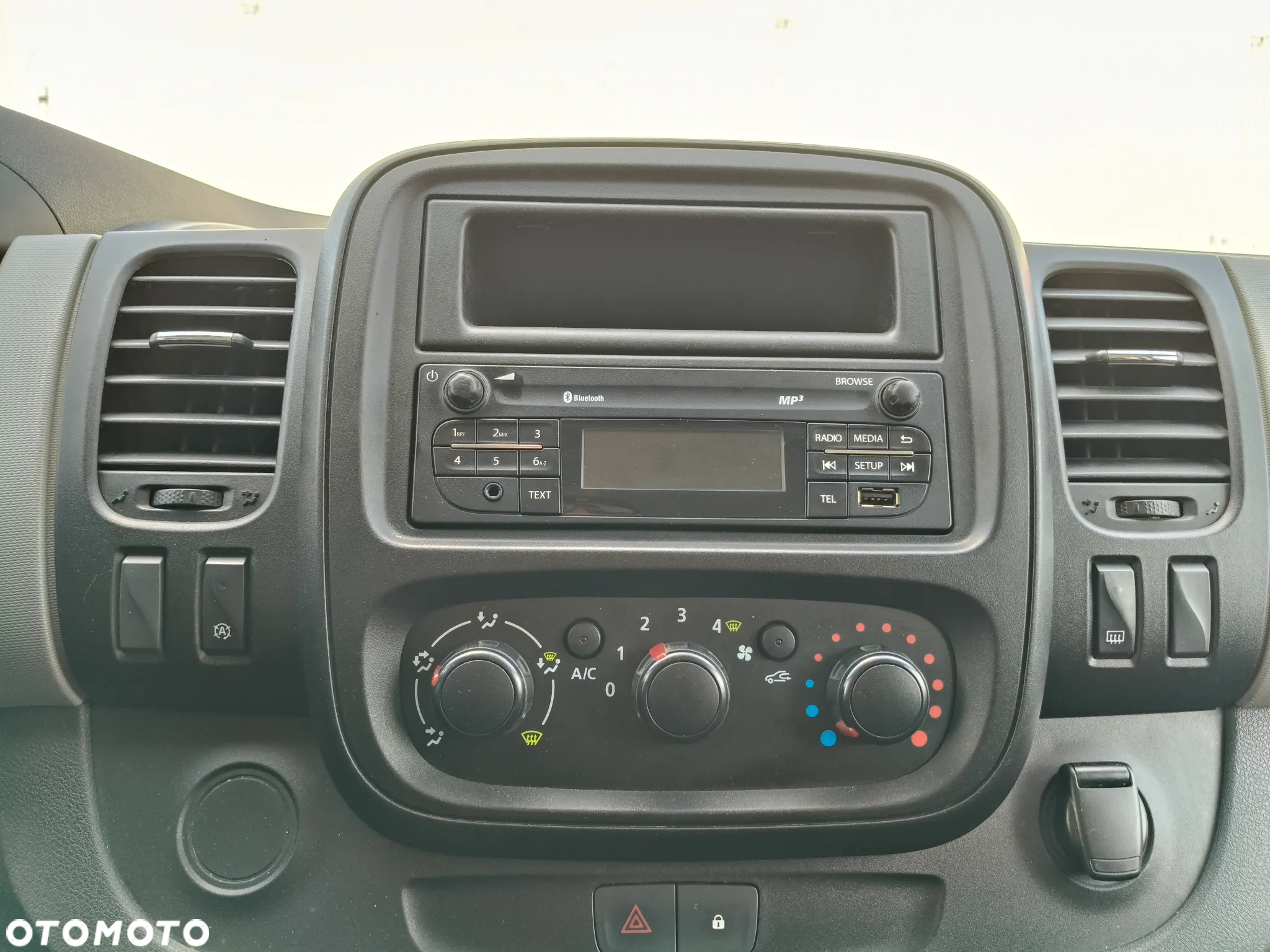 Renault Trafic - 14
