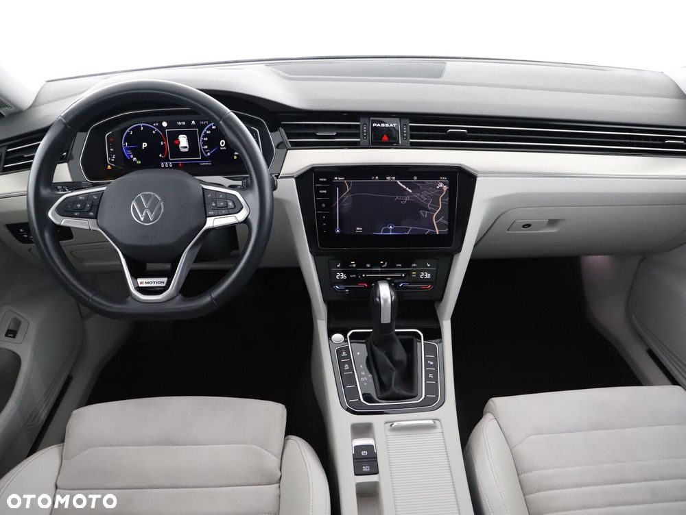 Volkswagen Passat Variant 2.0 TDI Elegance DSG - 10