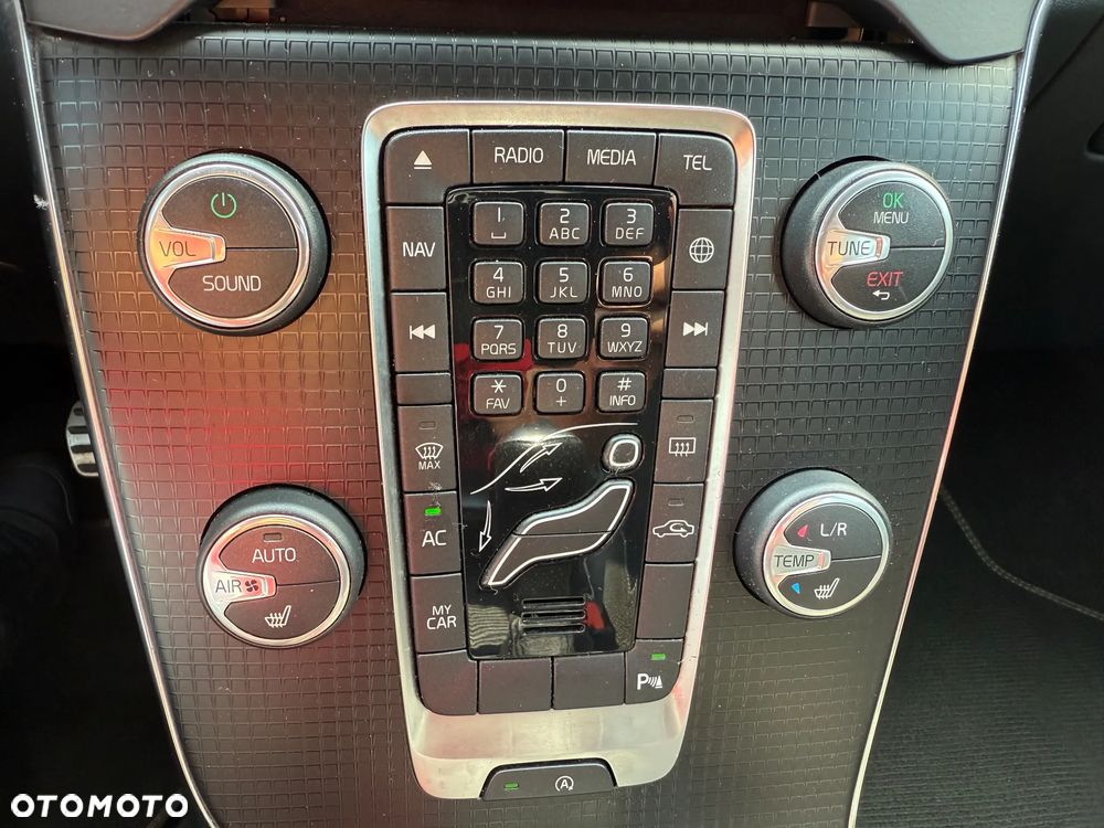 Volvo V40 D2 Drive-E R-Design Momentum - 12