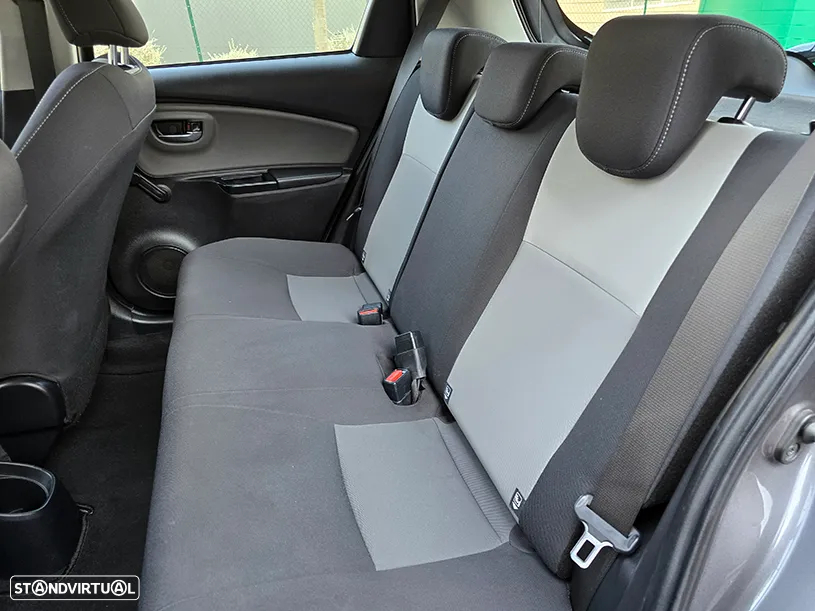 Toyota Yaris 1.0 VVT-i Comfort +PS Style +P.Techno - 12