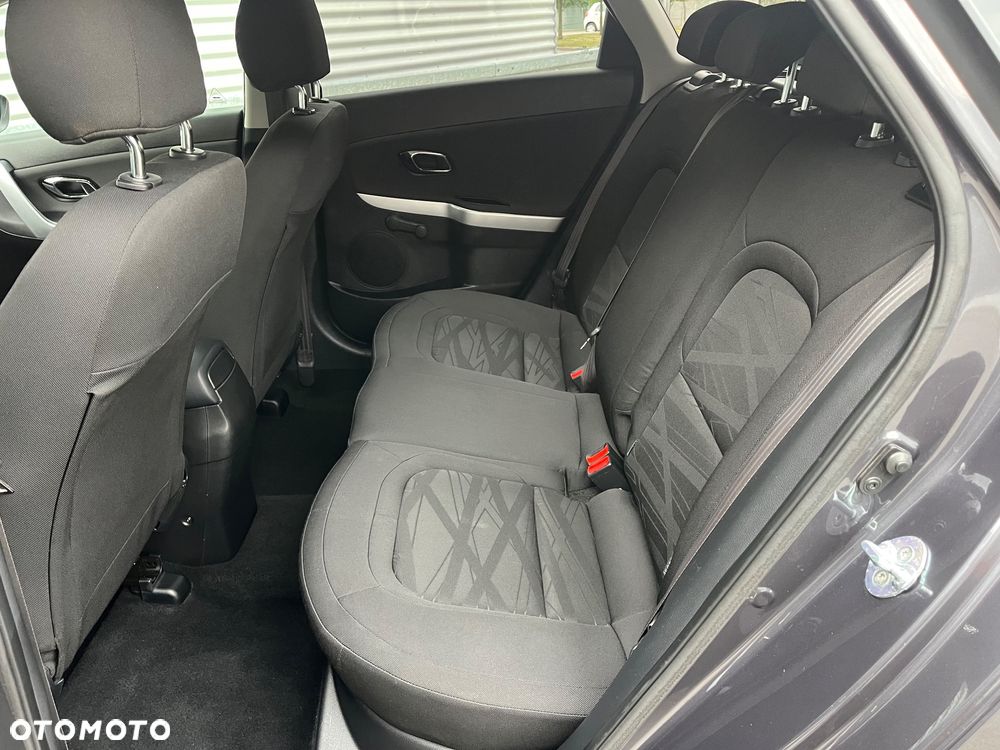 Kia Ceed 1.4 CVVT Attract - 12