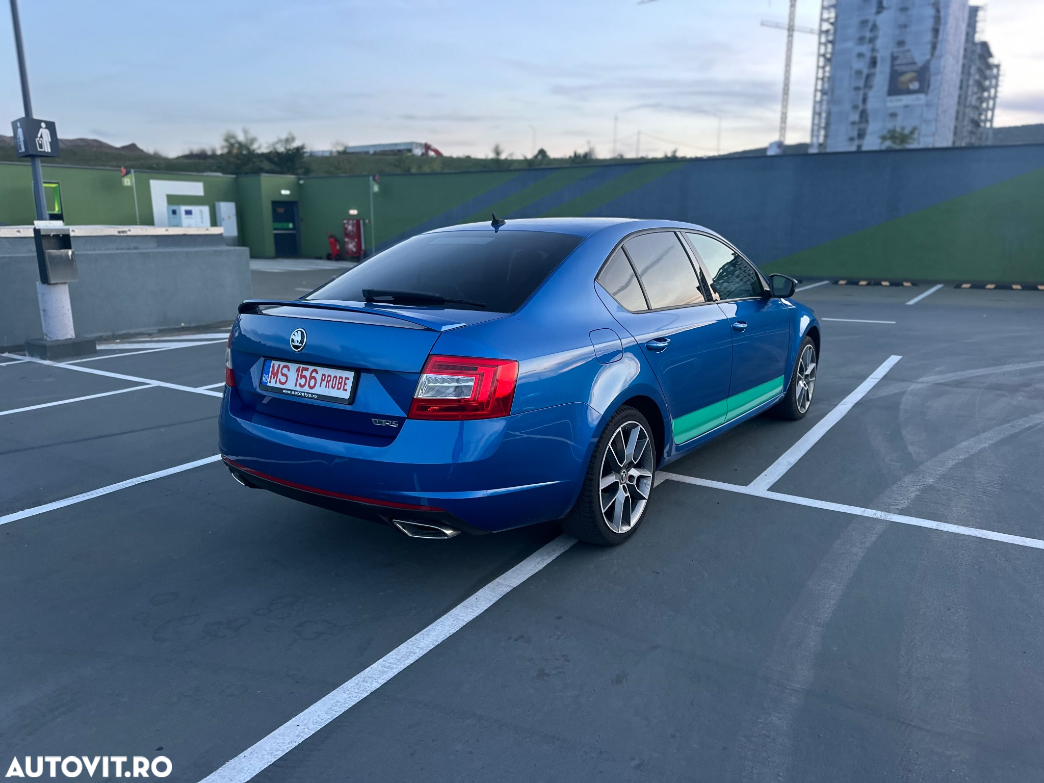 Skoda Octavia 2.0 TDI RS DSG - 32