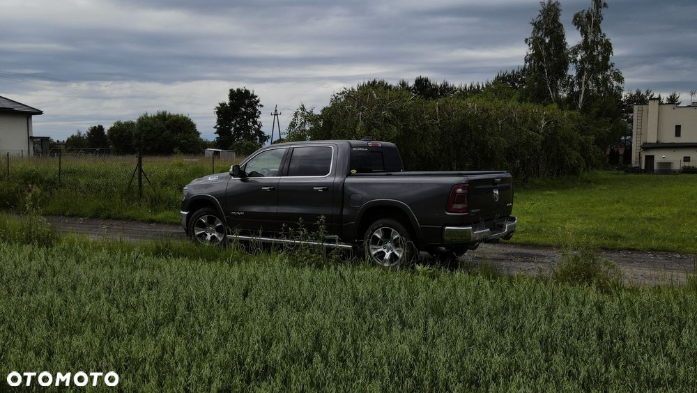 RAM 1500 5.7 Crew Cab Longbed Laramie Chrome - 4