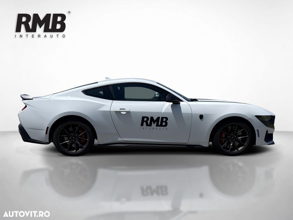 Ford Mustang - 7