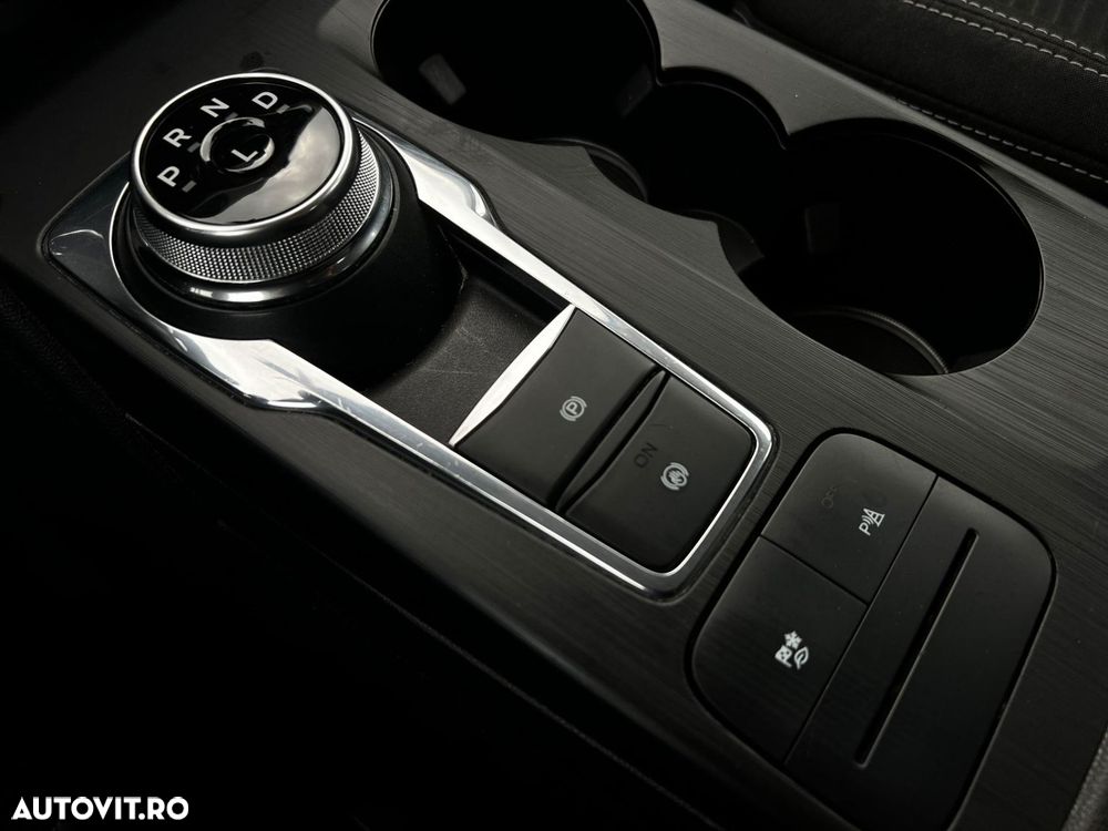 FORD Kuga 2023 — imagine 64