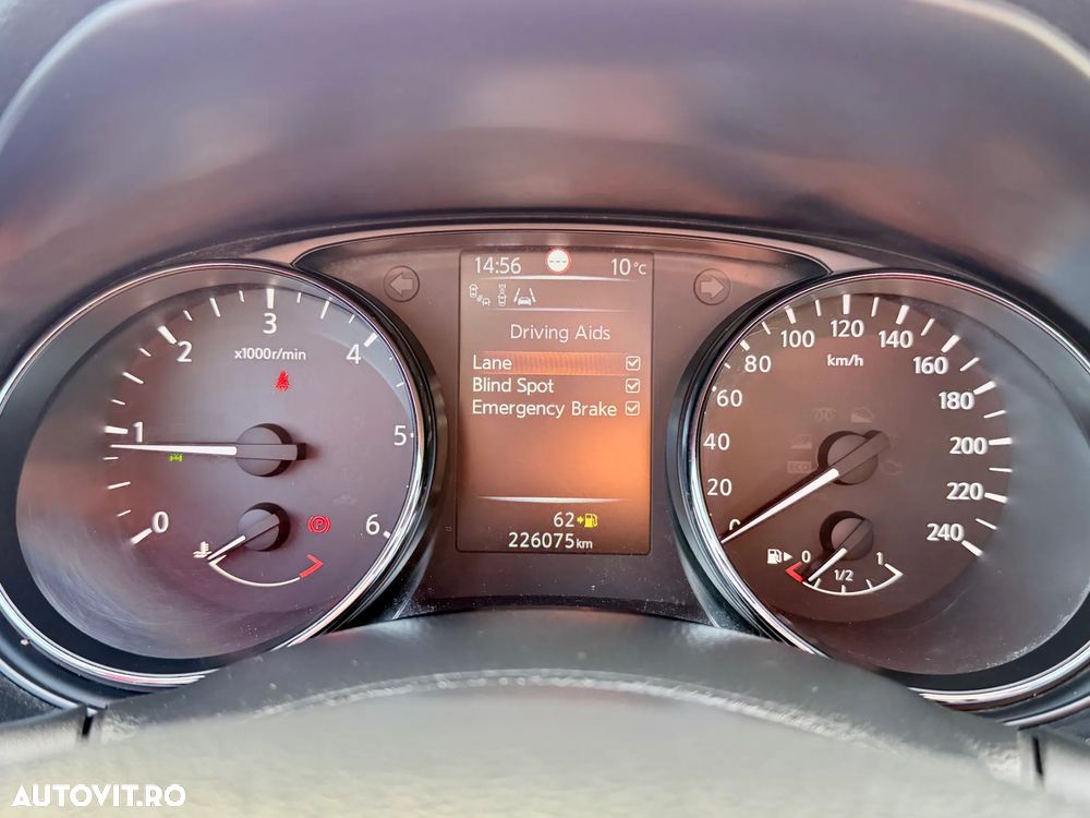 Nissan Qashqai 1.6 DCI 4 x 4 DPF Start/Stop tekna - 12