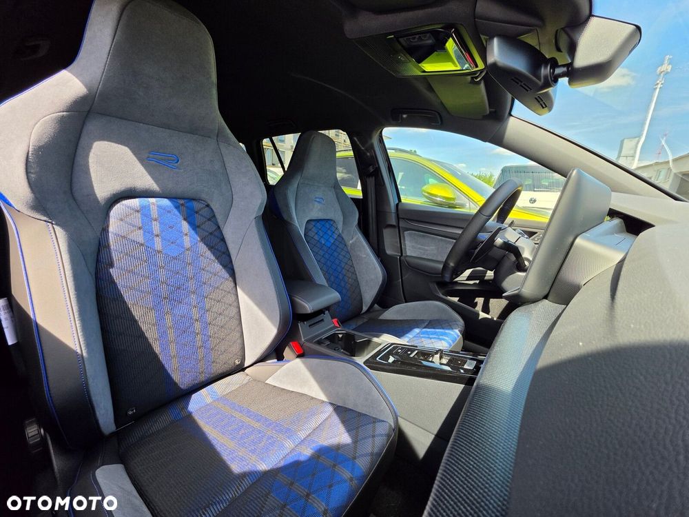 Volkswagen Golf - 23