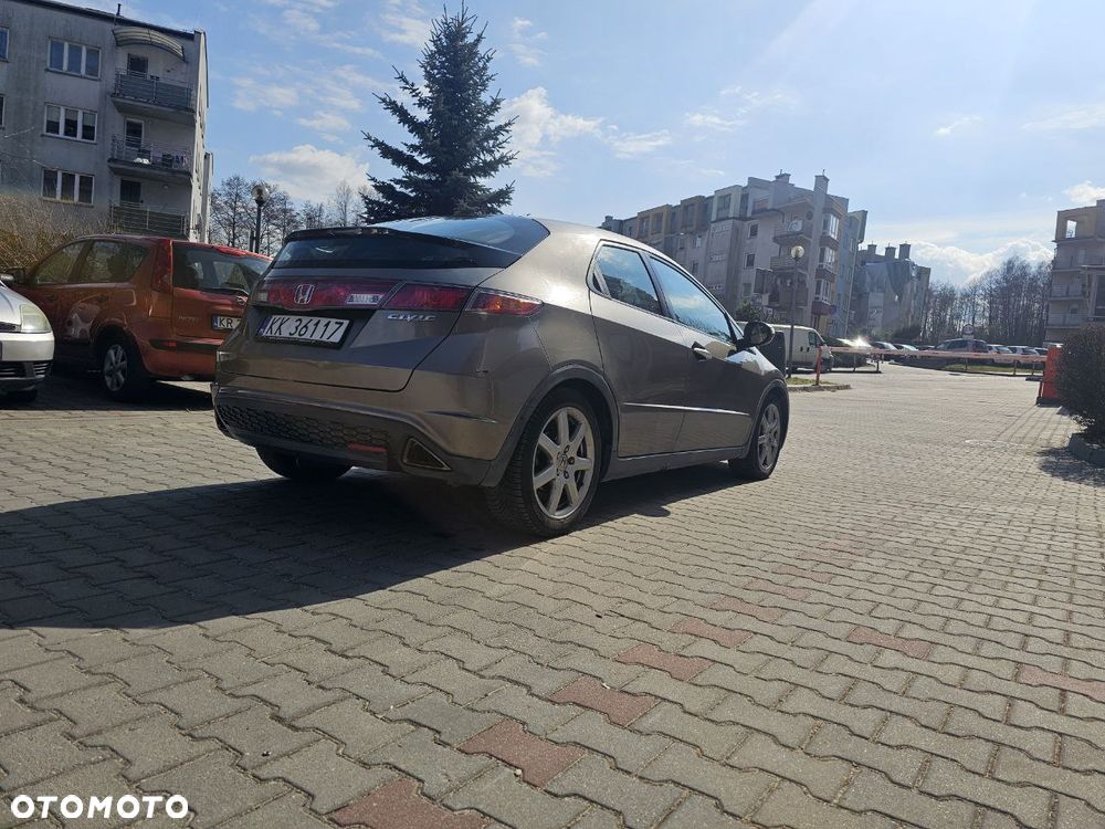 Honda Civic 1.8 Comfort - 8