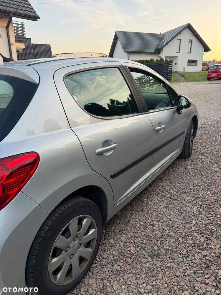 Peugeot 207 - 4