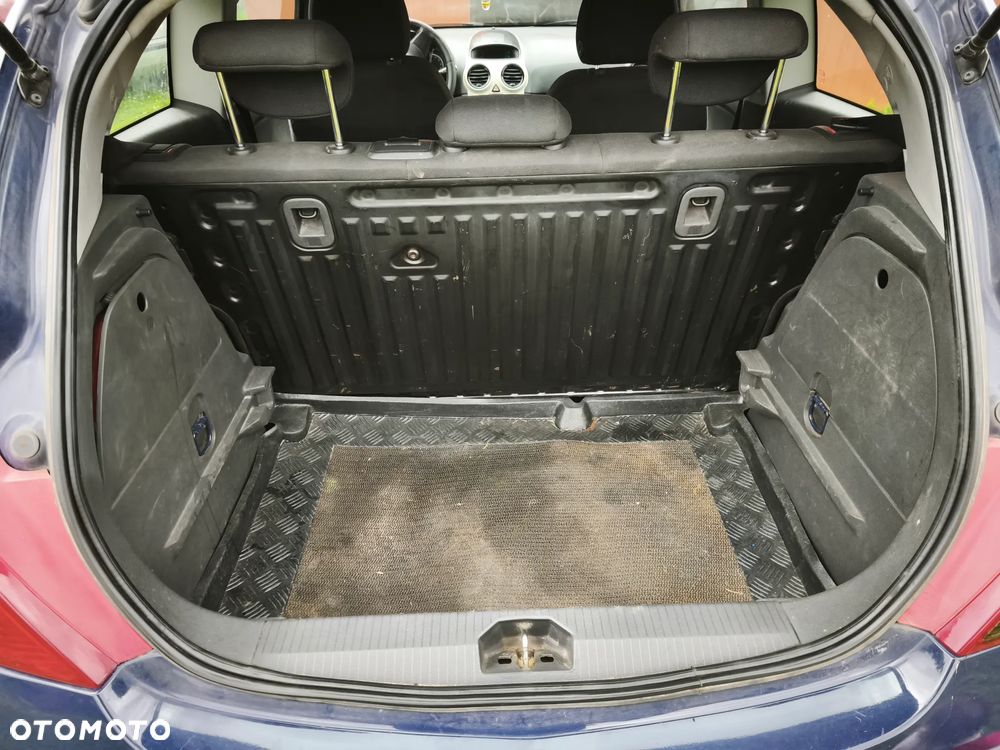 Opel Corsa 1.2 16V Essentia - 18