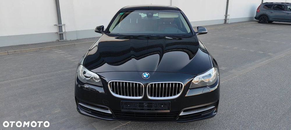 BMW Seria 5 525d Luxury Line - 2