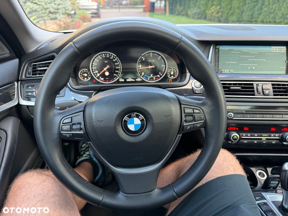 BMW Seria 5 525d Luxury Line - 25