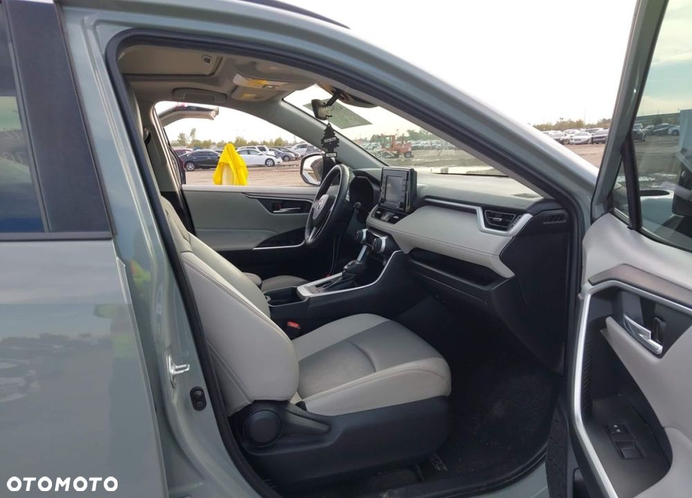 Toyota RAV4 - 7
