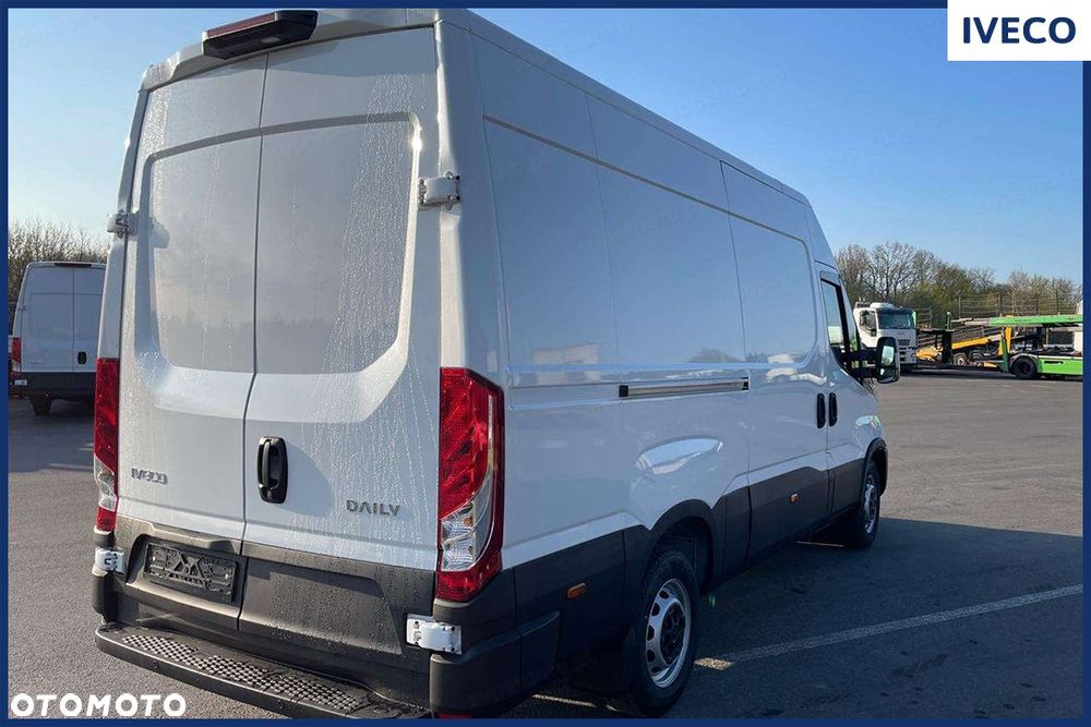 Iveco Daily 35S16 12m3 Hi-Matic 2.3 156KM - 6