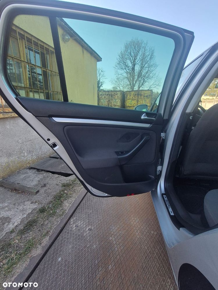 Volkswagen Golf 1.6 FSI Goal - 25