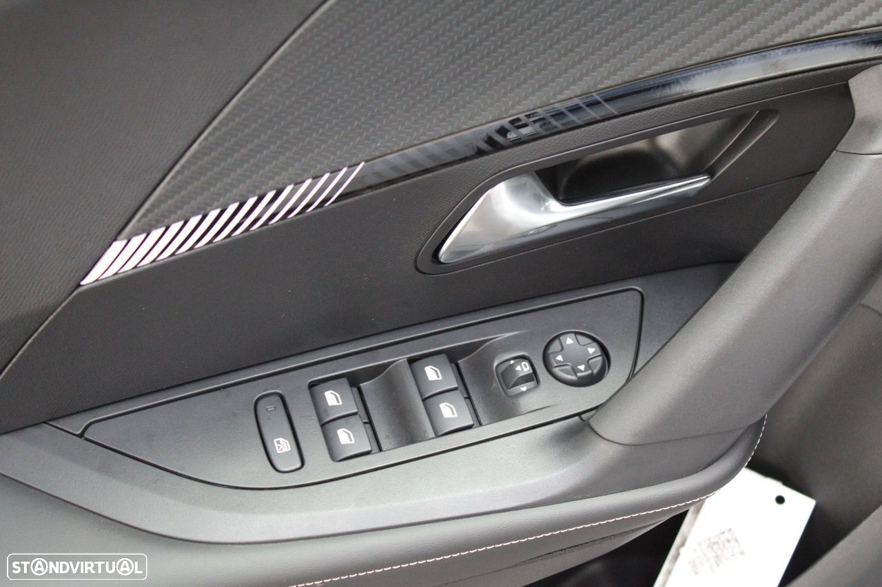 Peugeot 2008 - 12