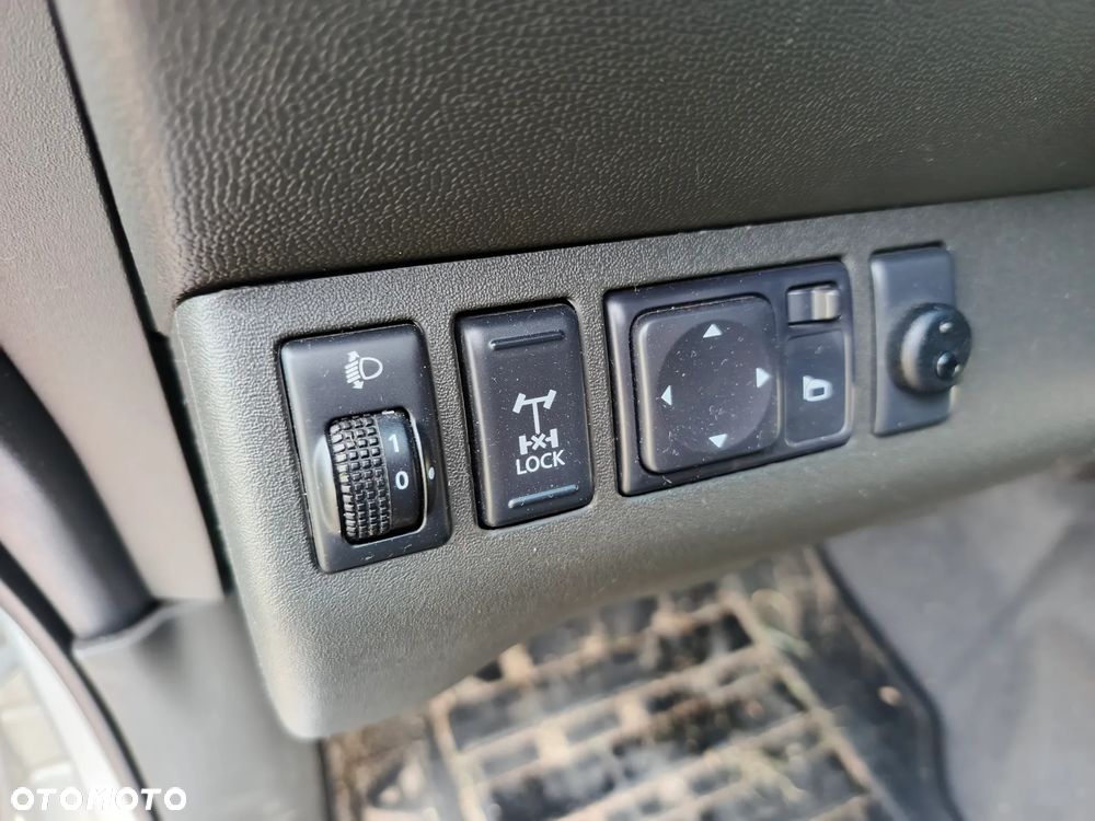 Nissan Navara 2.5 D SE - 11