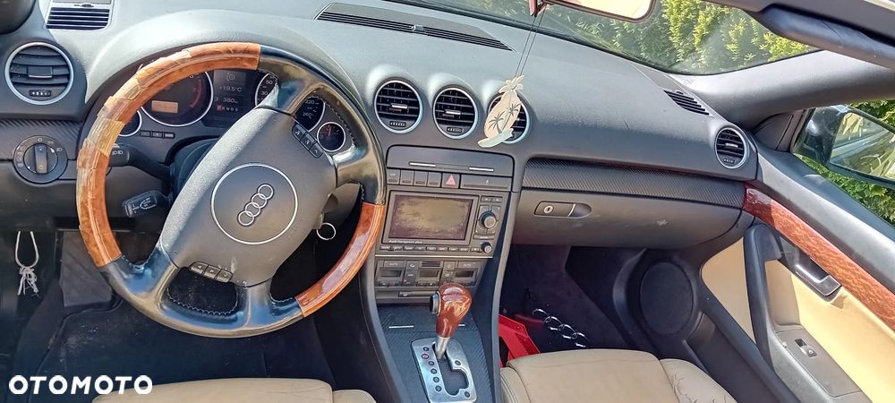 Audi A4 Cabrio 1.8 T multitronic - 6
