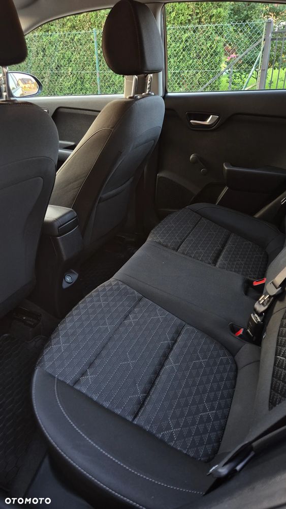 Kia Rio - 15