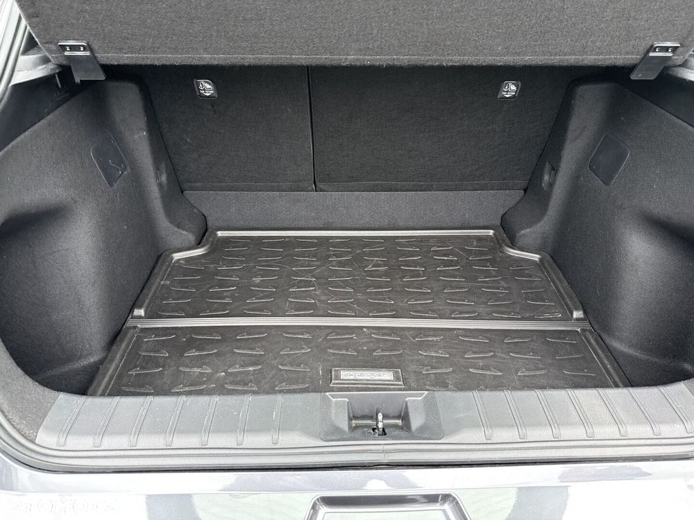 Lexus LBX 1.5 Hybrid - 10