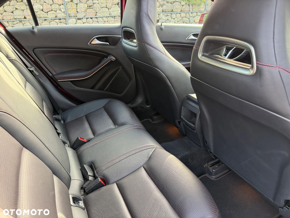 Mercedes-Benz Klasa A 250 4-Matic - 32