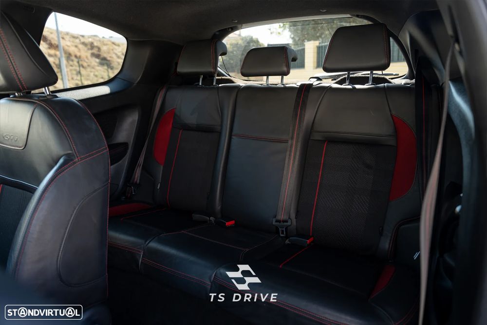 Peugeot 208 1.6 THP GTi - 12