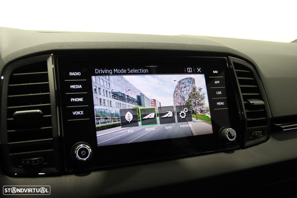 Skoda Karoq 1.0 TSI Sportline - 28