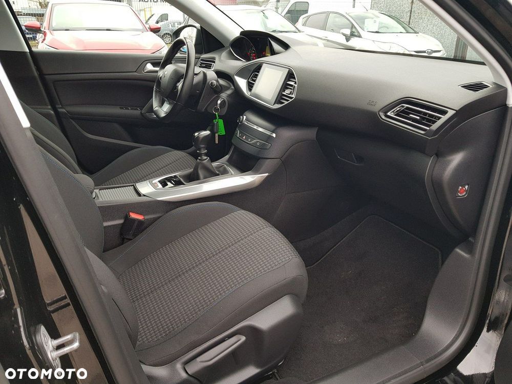 Peugeot 308 - 16
