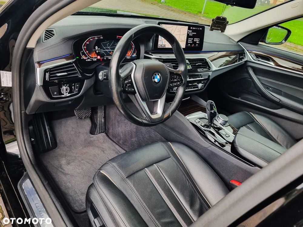 BMW Seria 5 520i Luxury Line sport - 15