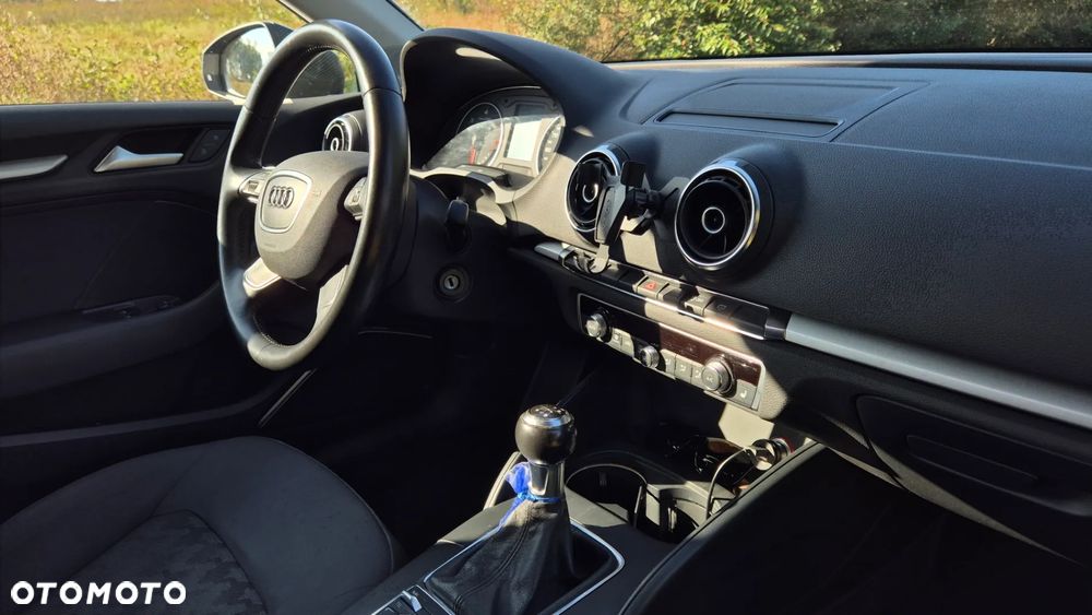 Audi A3 3-drzwiowe 2.0 TDI Attraction - 9