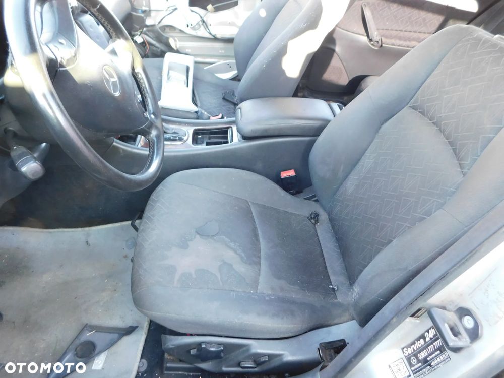 fotele komplet tapicerka drzwi MERCEDES C-KLASA 203 W203 5D  EUROPA