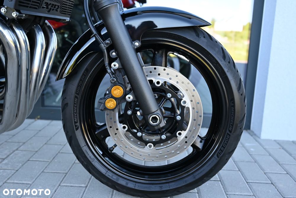 Yamaha XJR - 26