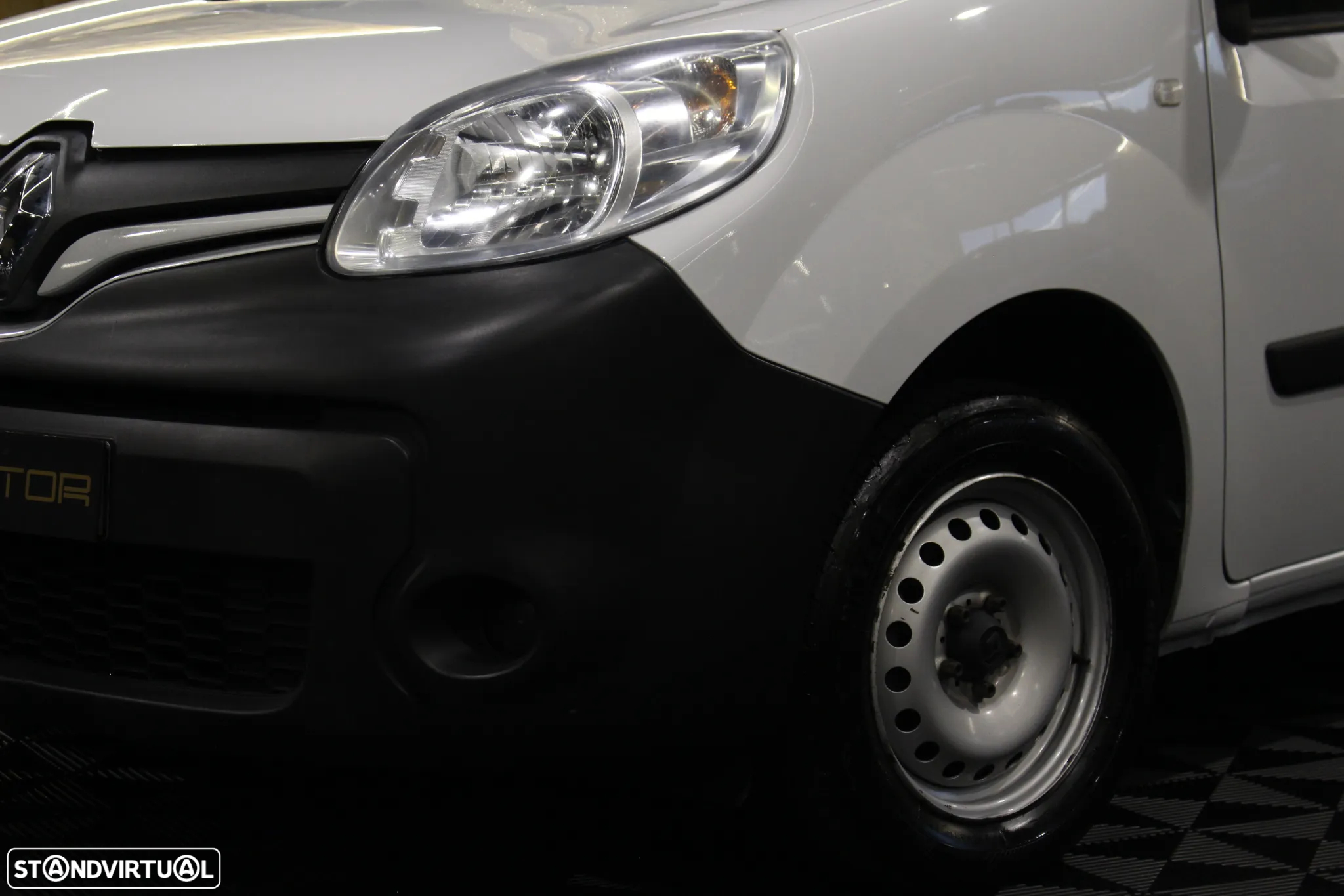 Renault Kangoo Maxi Cx. Automática 3Lugares - 3