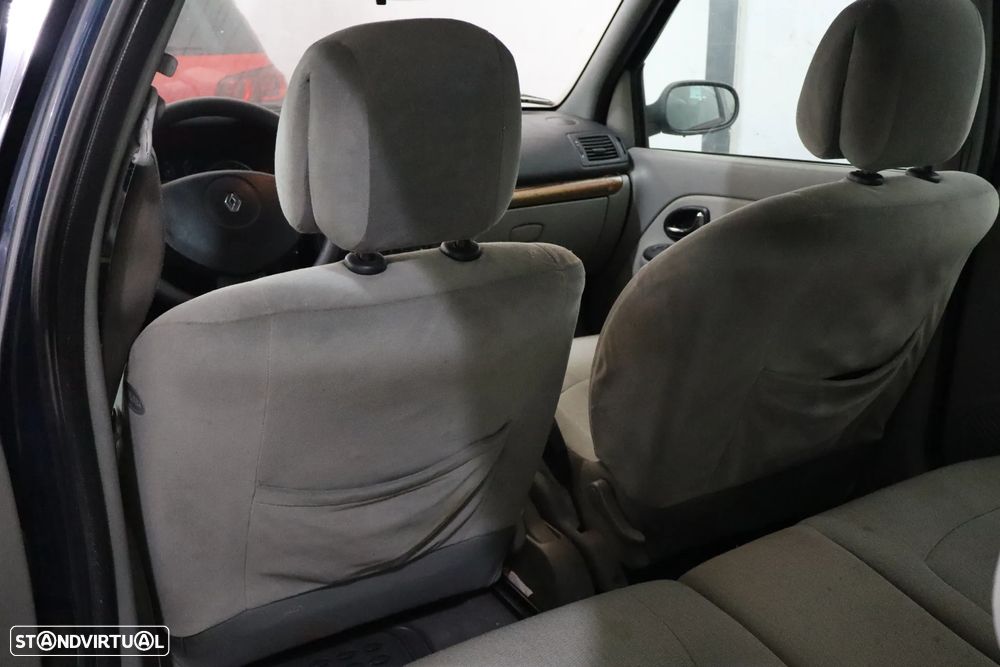 Renault Clio - 16