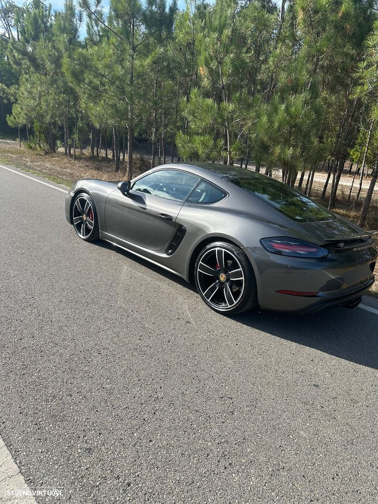 Porsche 718 Cayman - 3
