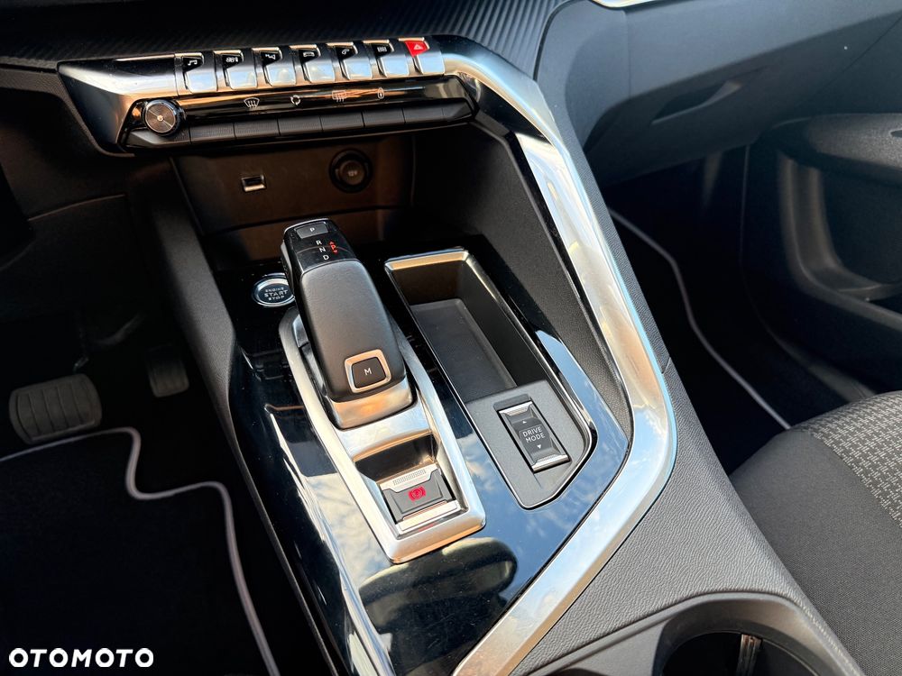 Peugeot 5008 BlueHDi 130 EAT8 Active - 17