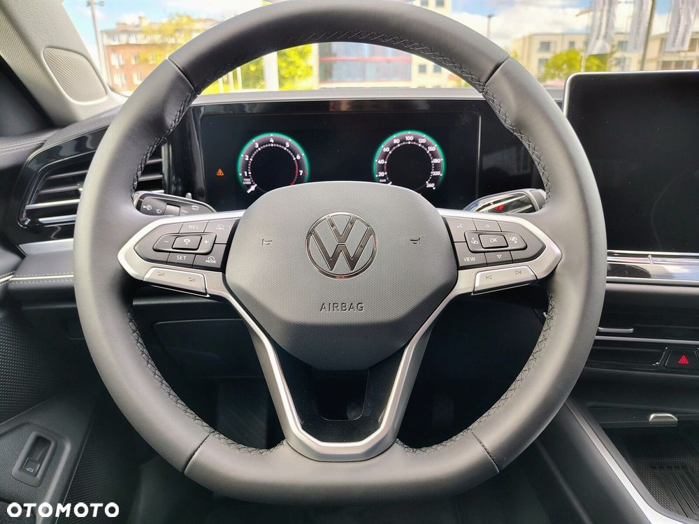 Volkswagen Passat - 16