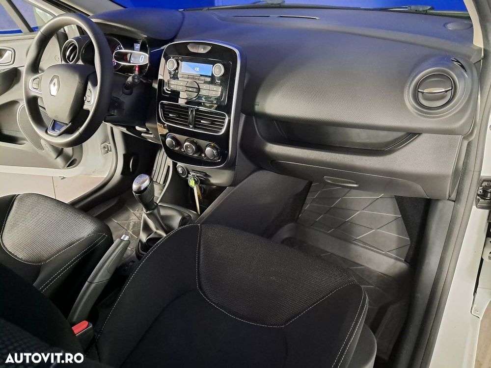 Renault Clio - 17