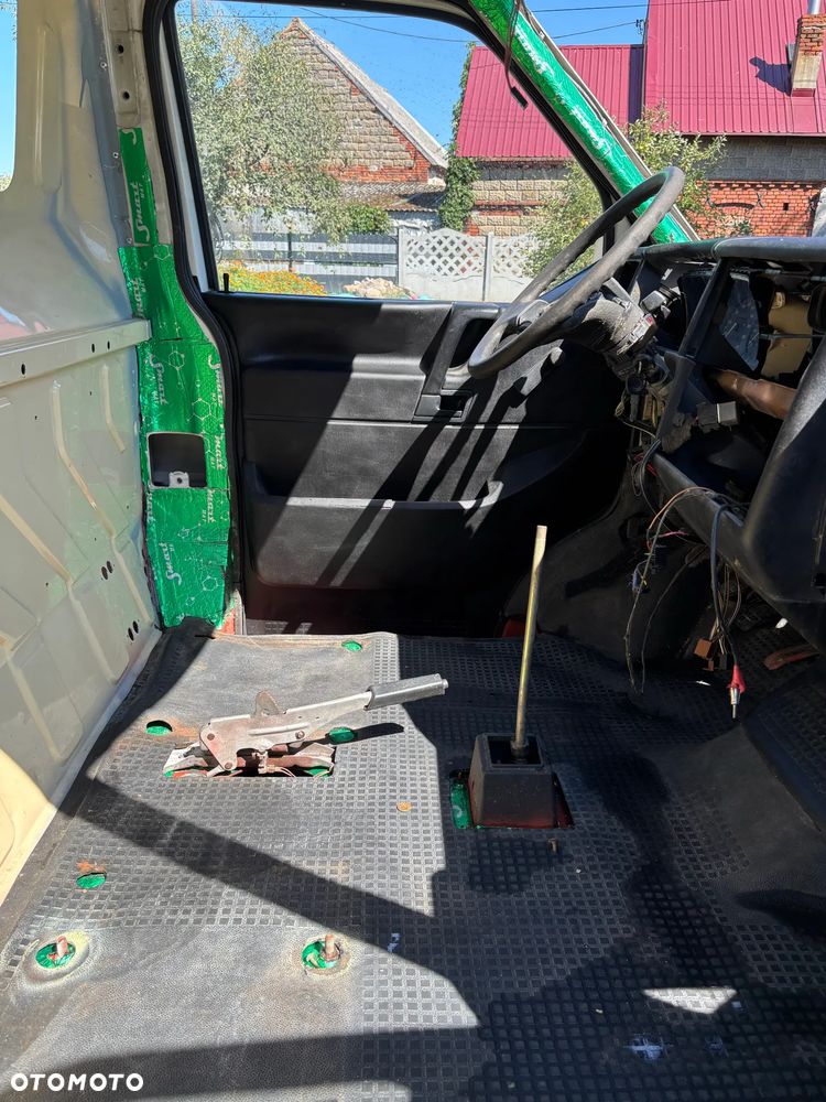 Volkswagen Transporter - 16