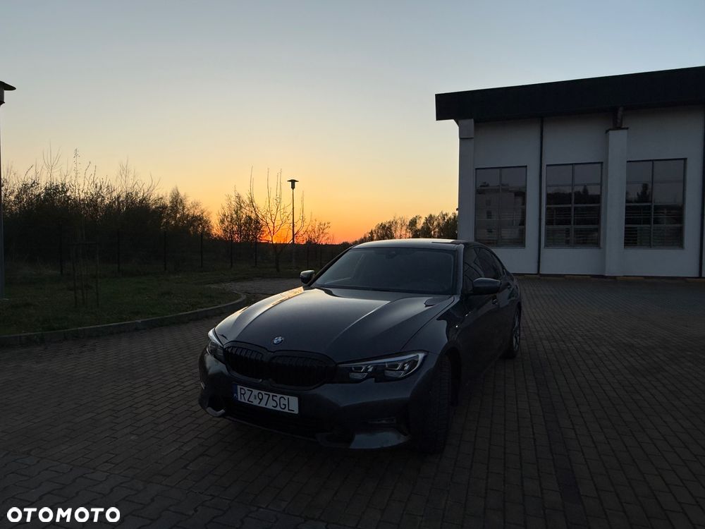 BMW Seria 3 330i - 1