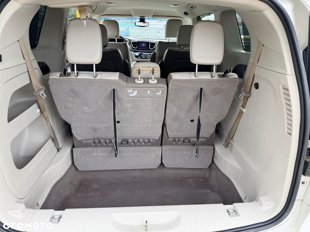 Chrysler Pacifica - 9