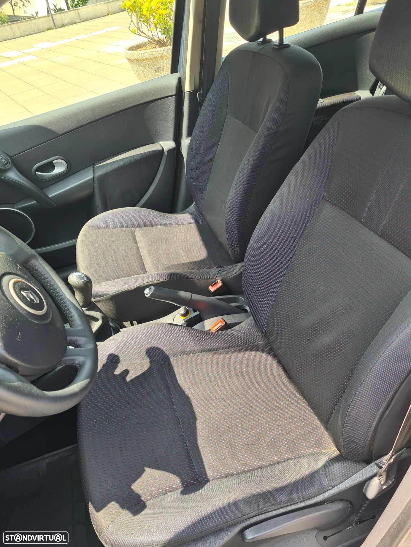 Renault Clio 1.2 16V Confort - 3