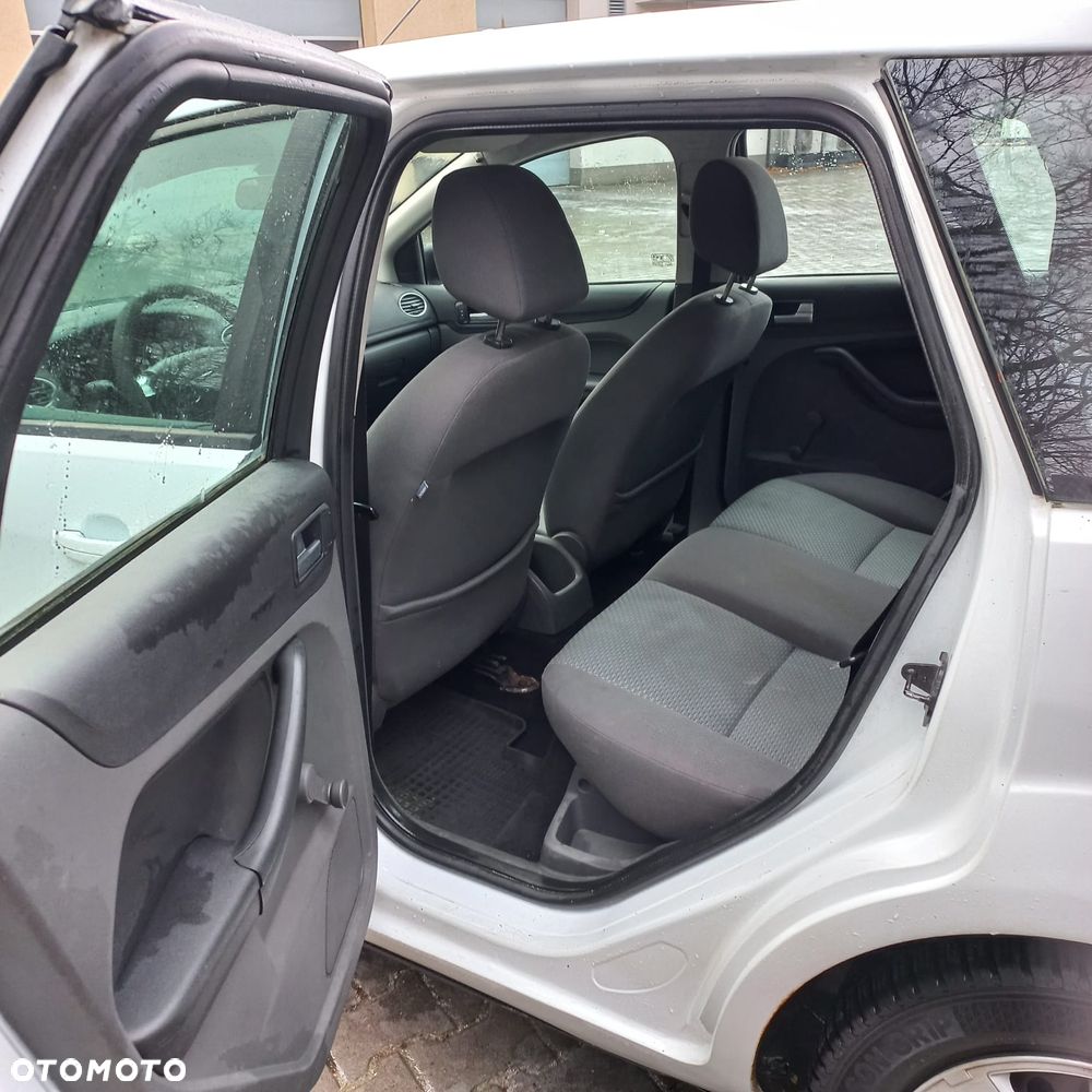 Ford Focus 1.8 TDCi Ambiente - 10